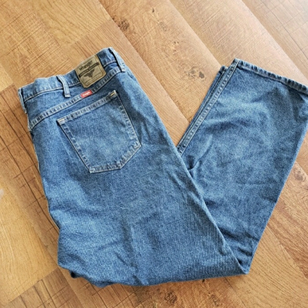 Wrangler Mens Jeans Size 46X30 Straight Medium Dark Wash Blue Cotton Stretch